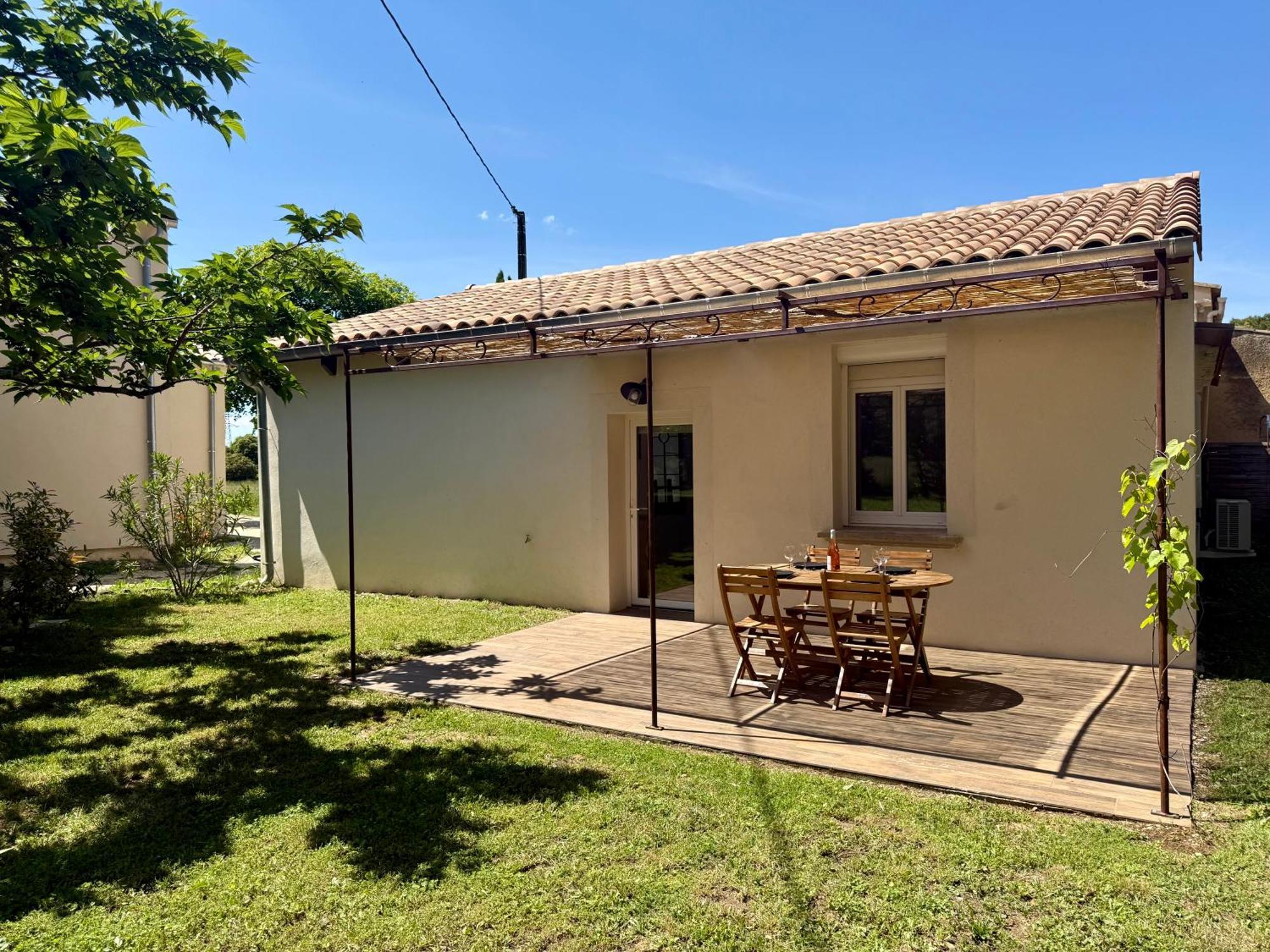 Maisonnette Avec Petite Foret Valréas Exterior foto