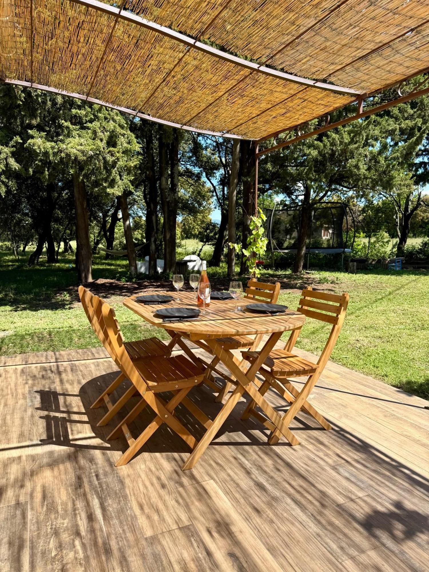 Maisonnette Avec Petite Foret Valréas Exterior foto